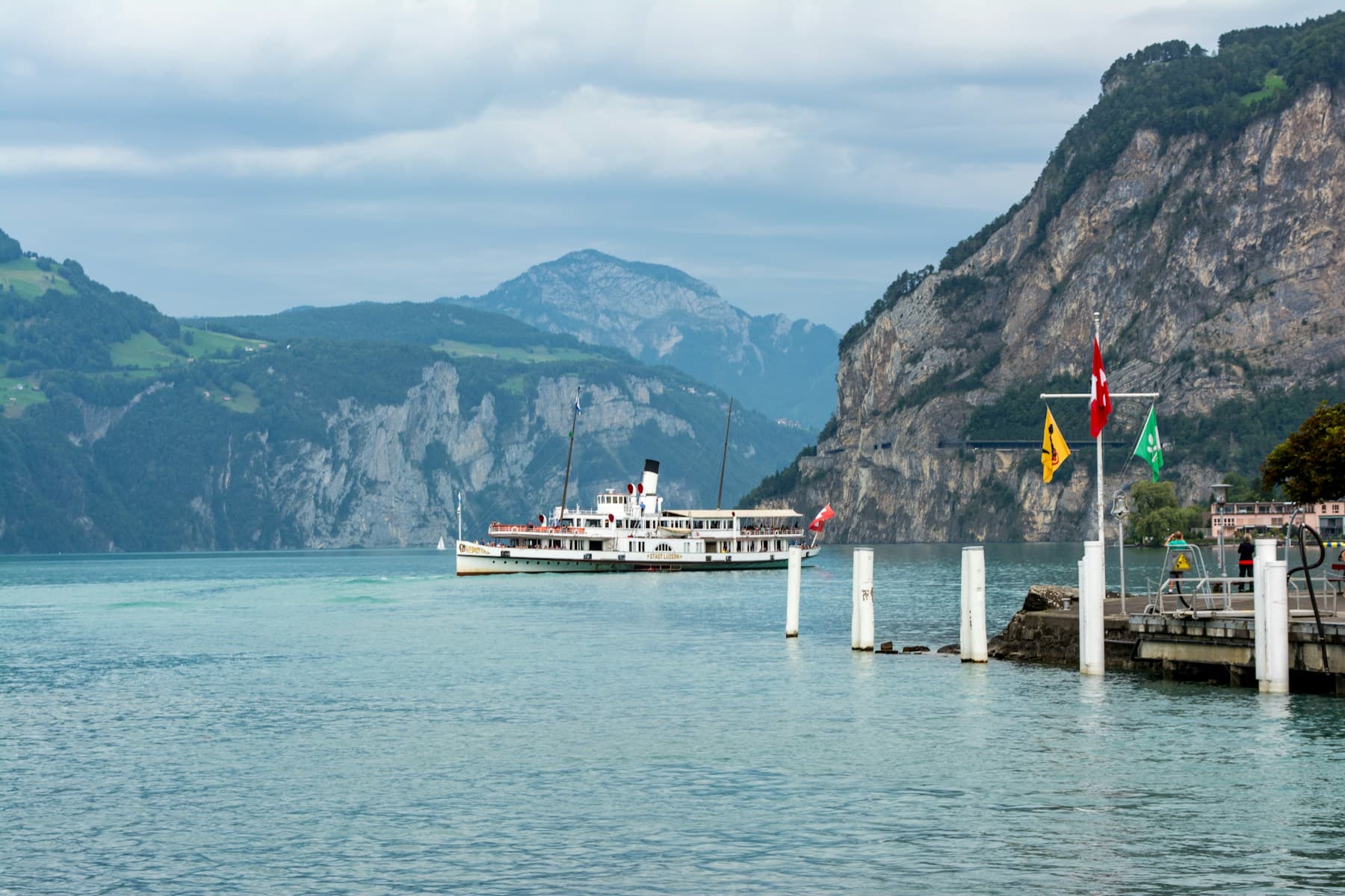Ein Dampfschiff auf dem Vierwaldstättersee